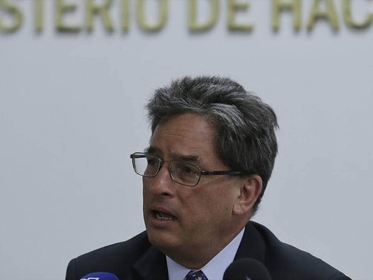 “Esto no es Disneyland” Senador Mauricio Gómez a Ministro Carrasquilla