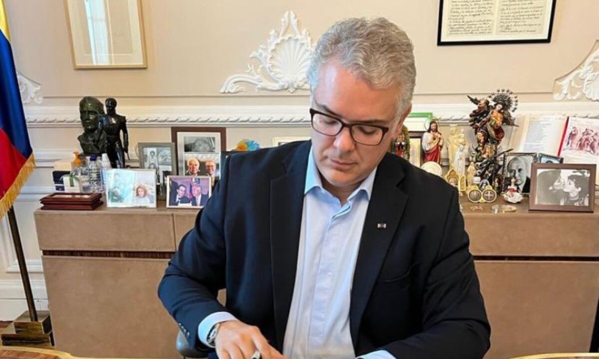 El presidente Iván Duque firmó la extradición de alias ‘Otoniel’ a Estados Unidos. Foto: Presidencia