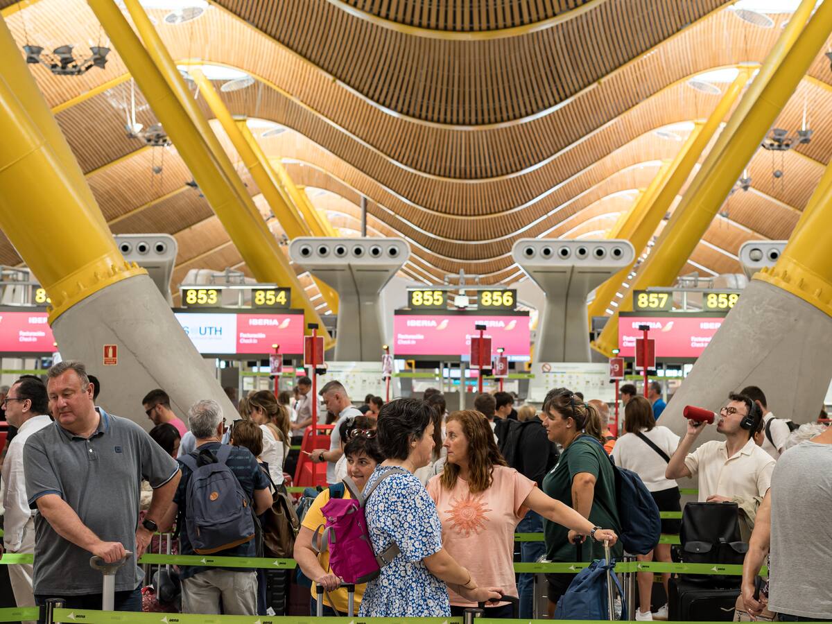 Policía desmanteló una red dedicada al tráfico de inmigrantes irregulares en España