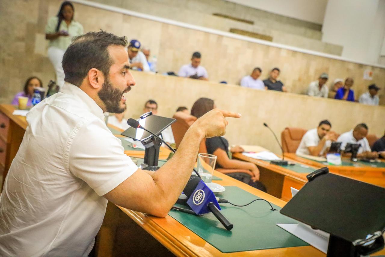 Gobernador de Córdoba, Erasmo Zuleta, en la Asamblea Departamental. Foto: prensa Gobernación de Córdoba.
