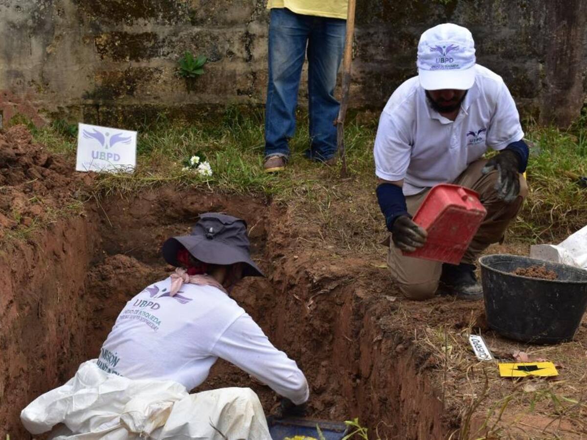 14 cuerpos reclutados por paramilitares fueron recuperados en el Meta