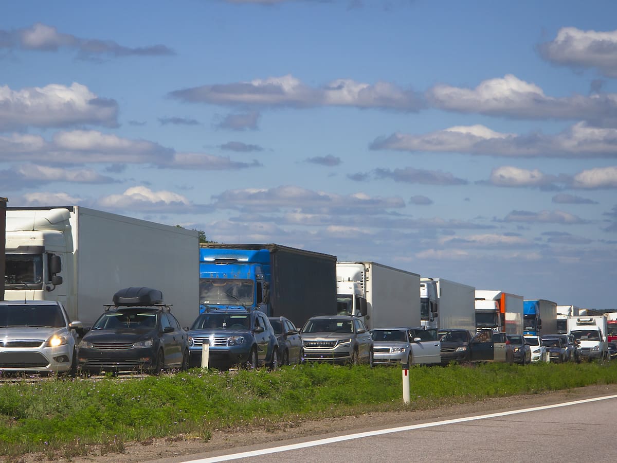 Camioneros denuncian millonarias pérdidas por bloqueos en jornada del paro nacional