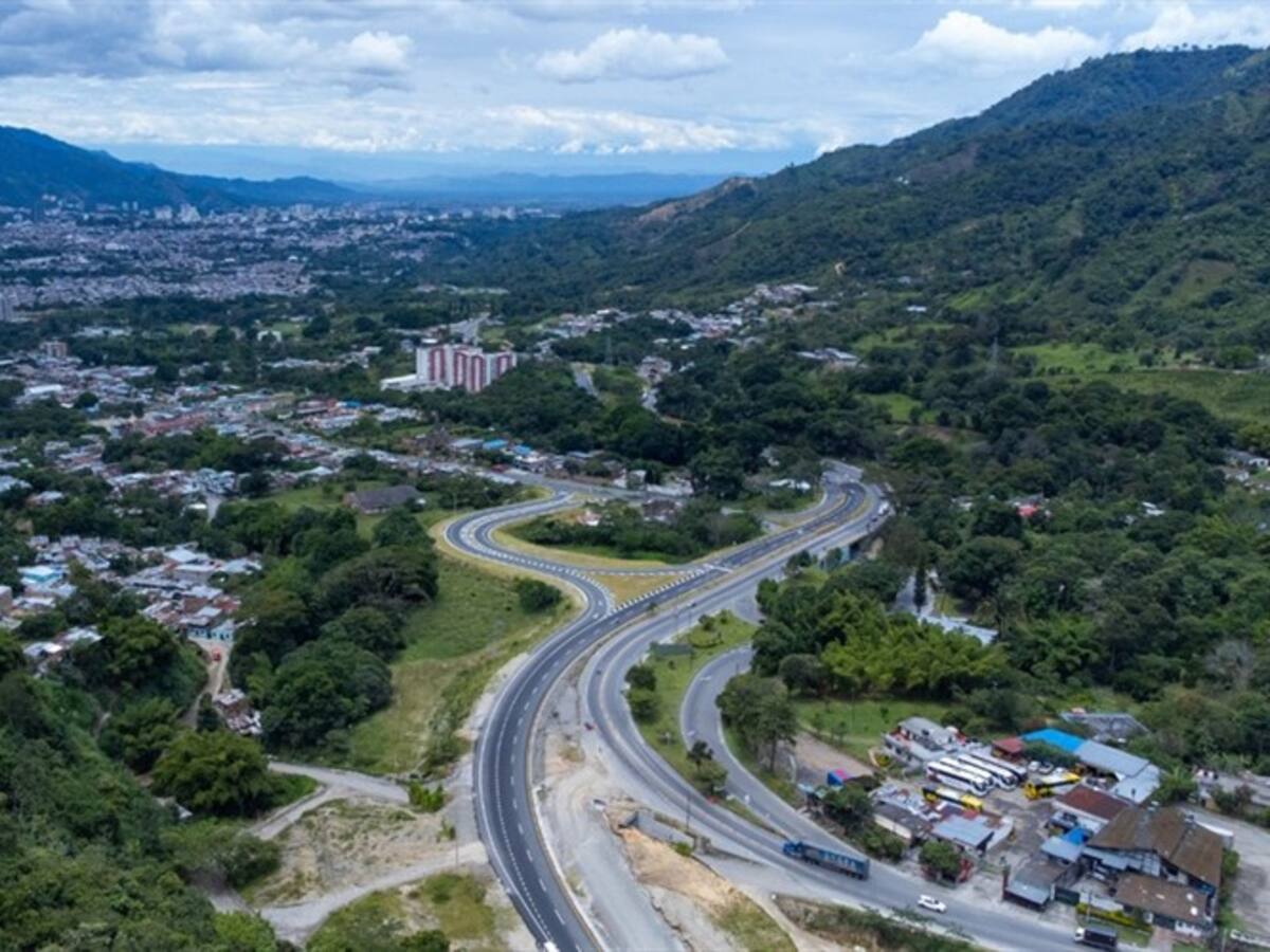 Entregan 15 kilómetros de segunda calzada del proyecto Girardot–Ibagué–Cajamarca