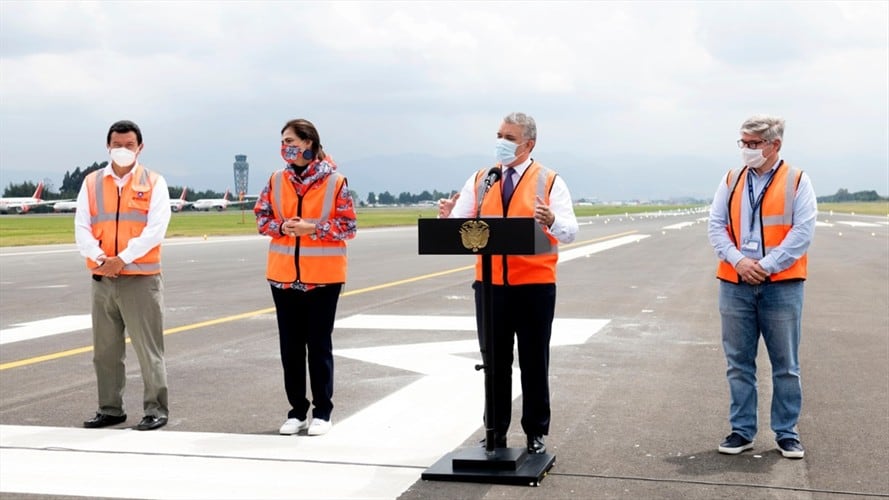 Duque entrega obras de rehabilitación de la pista sur del Aeropuerto El Dorado. Foto: Presidencia de la República