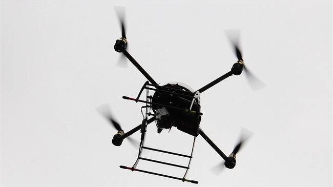 Organizaciones sociales advirtieron que los vehículos aéreos no tripulados hicieron varios recorridos en la vivienda del excombatiente . Foto: Colprensa