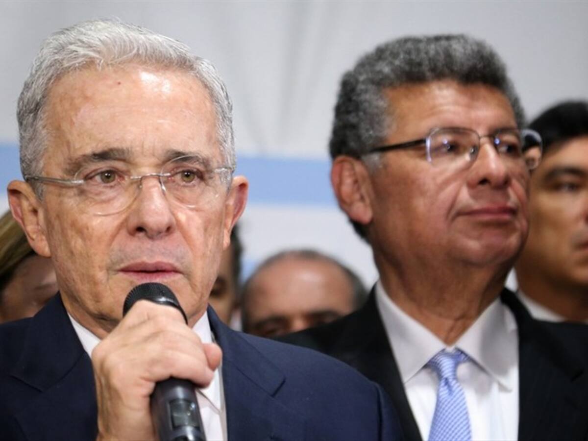 “Qué las calles se llenen de estudiosos”: Álvaro Uribe ante marcha del silencio