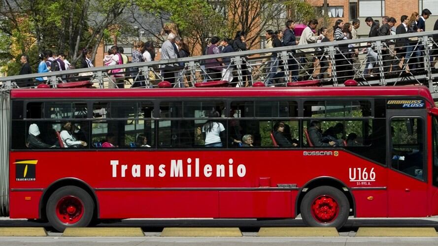 Andrés Ortiz falleció en 2018 en la estación de Transmilenio de la 142 con Autopista Norte, tras saltar la máquina registradora para no pagar el pasaje. Foto: Getty Images