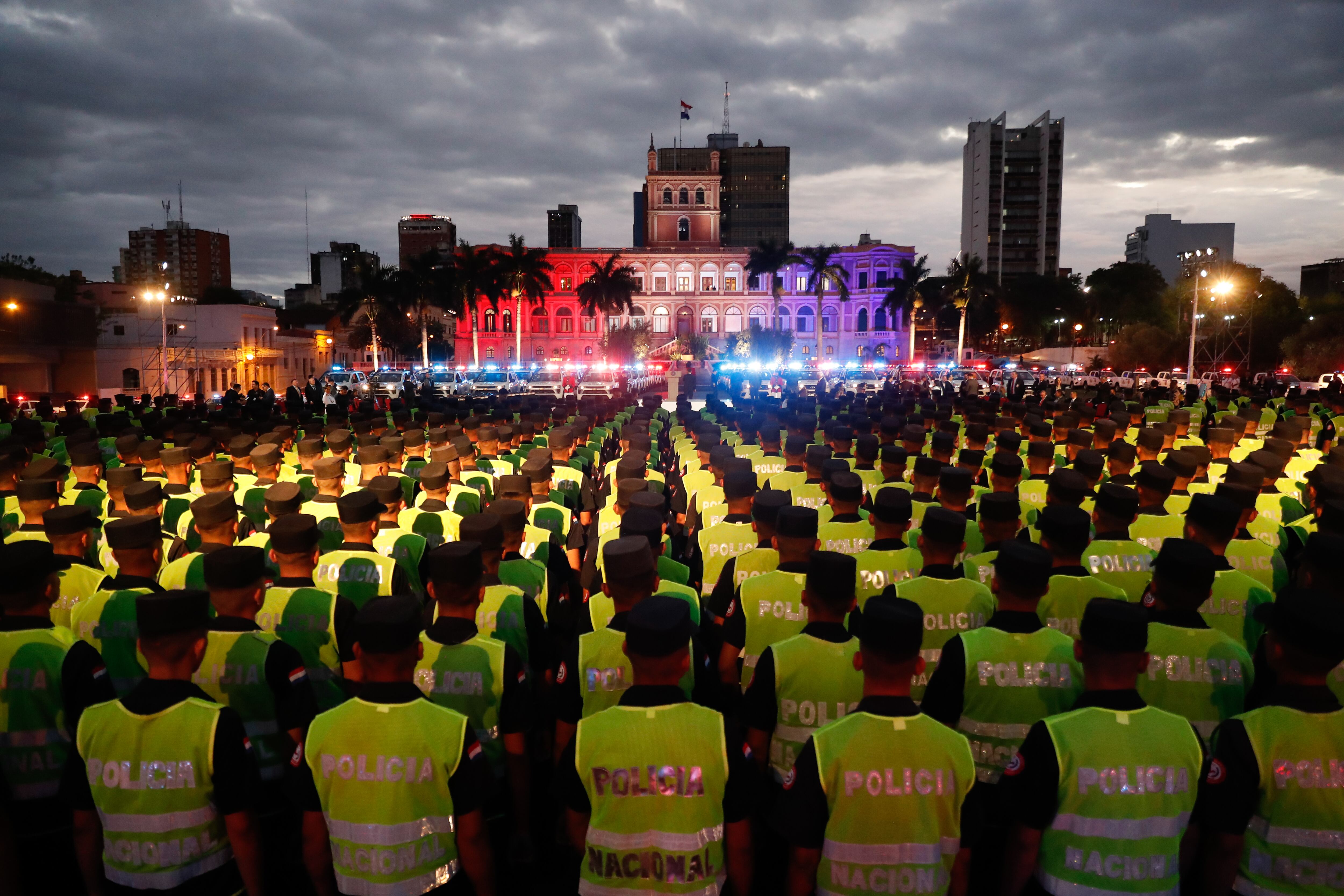 Integrantes de la Policía Nacional. EFE/ Juan Pablo Pino