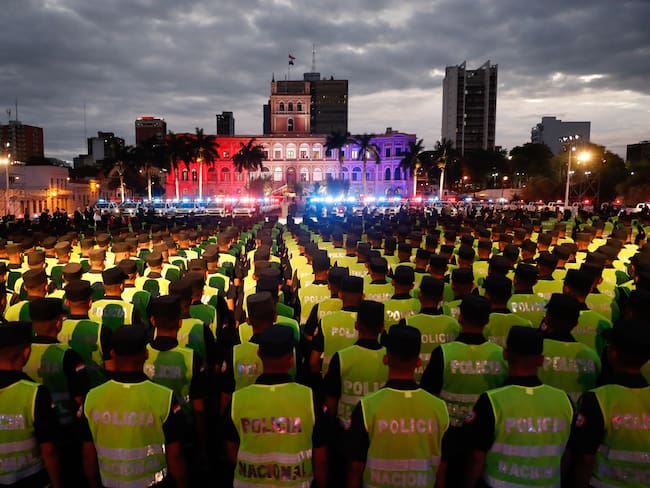 Integrantes de la Policía Nacional. EFE/ Juan Pablo Pino