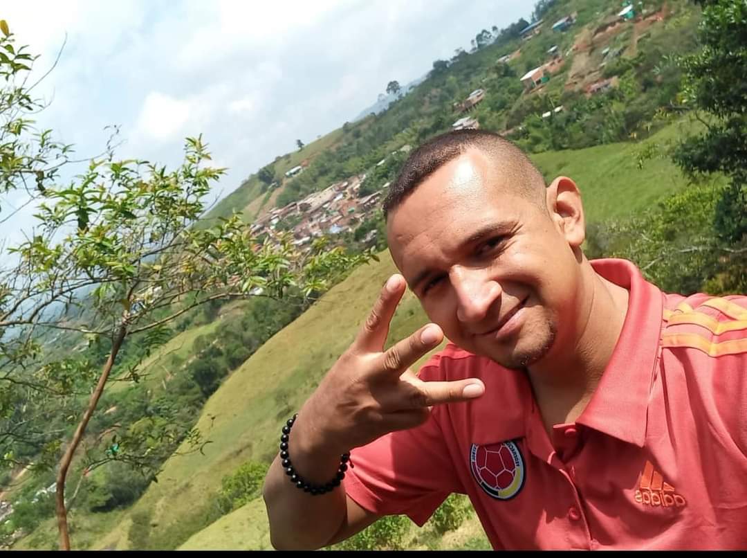 Según Indepaz, esta renuncia masiva de los dignatarios de la JAC representa una nueva afrenta a la democracia de quienes quieren imponer dictaduras locales. Foto: Yeri Gaitán, presidente de la JAC, Redes sociales