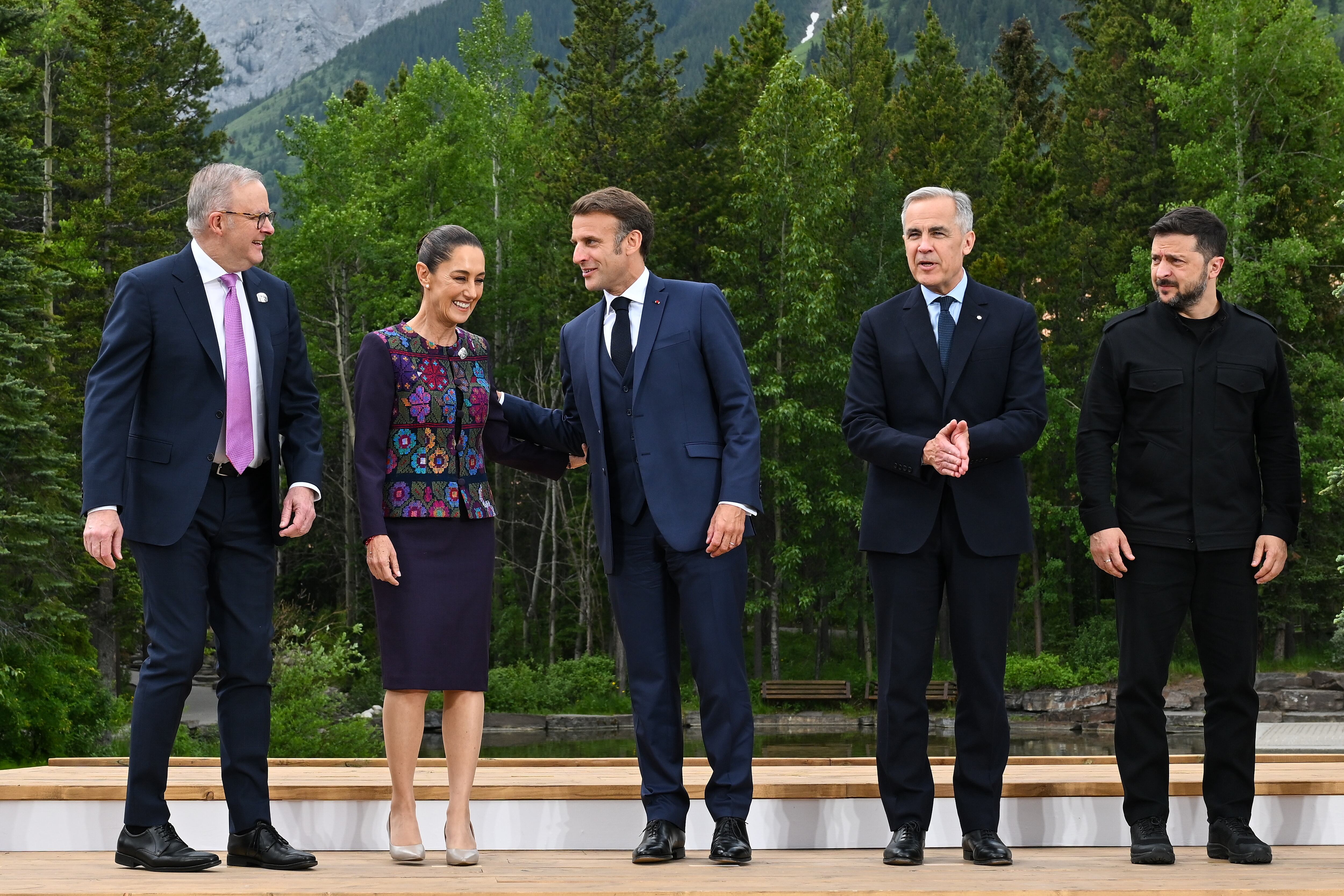 Anthony Albanese. Claudia Sheinbaum. Emmanuel Macron. Mark Carney. Volodímir Zelenski. FOTO:  EFE/EPA/LUKAS COCH AUSTRALIA AND NEW ZEALAND OUT