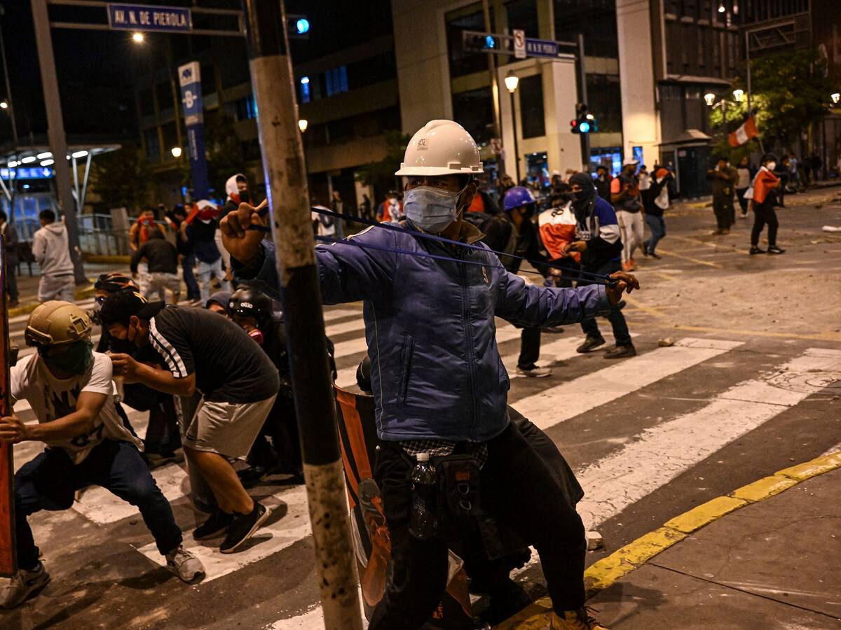 Cinco manifestantes muertos en medio de protestas en Perú