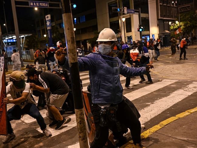 Manifestaciones en Perú. (Photo by ERNESTO BENAVIDES/AFP via Getty Images)