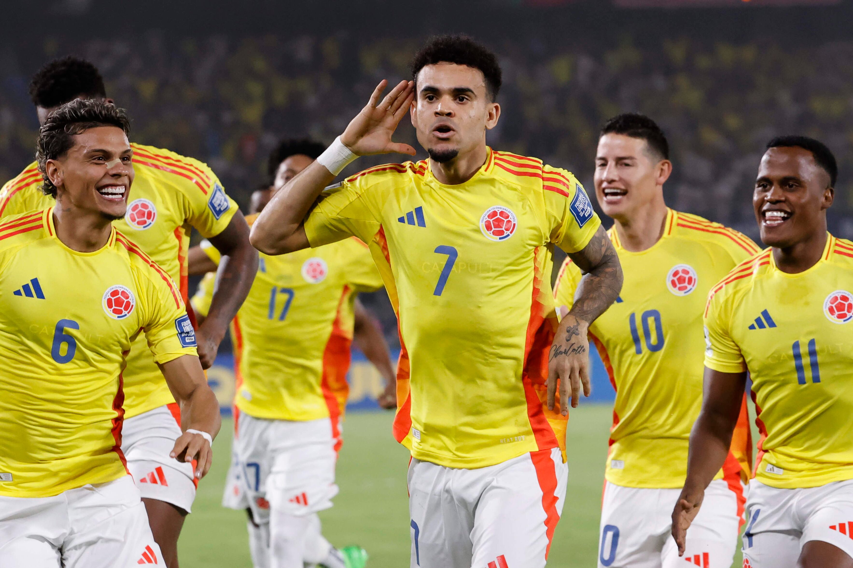 Luis Díaz de Colombia celebra un gol ante Paraguay por Eliminatorias Sudamericanas para el Mundial de 2026. FOTO: EFE/Mauricio Dueñas Castañeda