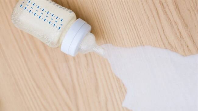 El hombre aceptó que le gusta tomar leche en biberón.. Foto: Getty Images