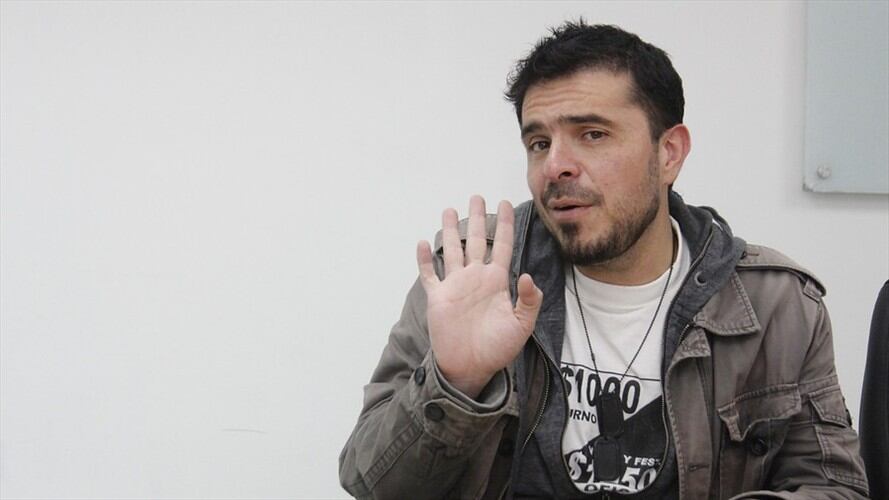 Diego Camargo y su familia pasaron un susto tras quedar al borde de un barranco. Foto: Colprensa