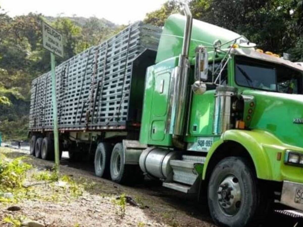 Transportadores de carga evitan bascula de peaje de Tuta y afectan vías de Cómbita