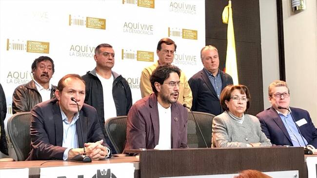 Los parlamentarios se opusieron a cualquier participación de Colombia en una acción armada en Venezuela. Foto: Prensa Antonio Sanguino