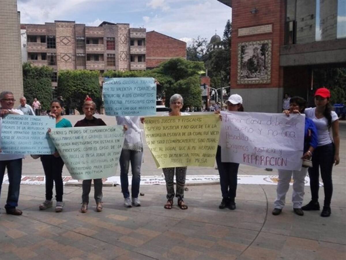 Reparación integral solicitan familias afectadas por estafa de exdiputada de Antioquia
