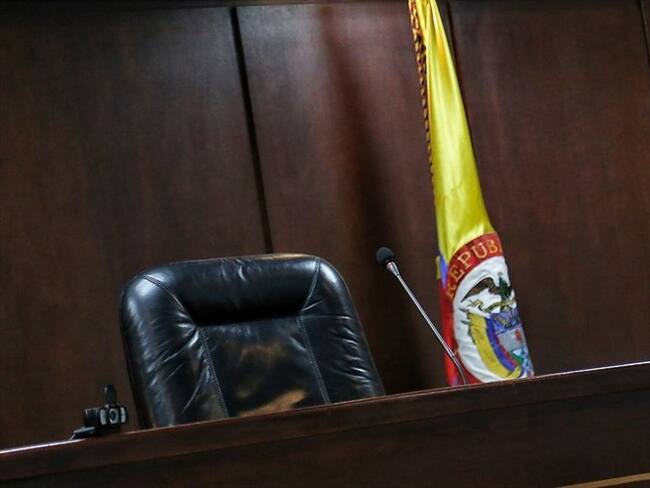 El accionante dice que no hay garantías en la selección. Muchos de los aspirantes denuncian que no se publicaron los resultados de los exámenes que practico la U. Nacional.. Foto: Colprensa