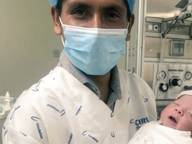 Nairo Quintana presenta a su nuevo hijo por Twitter. Foto: Twitter
