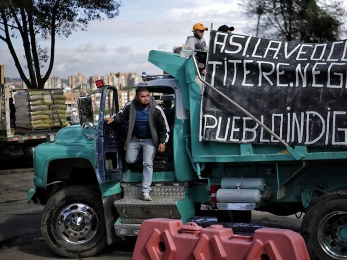 Por uso del celular, no se pudo hacer reunión entre Mintransporte y camioneros