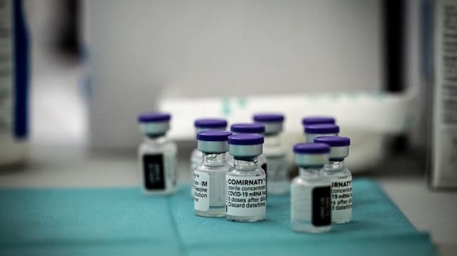 Pfizer anuncia eficacia del 100% de su vacuna anticovid. Foto: JEAN-PHILIPPE KSIAZEK/AFP via Getty Images