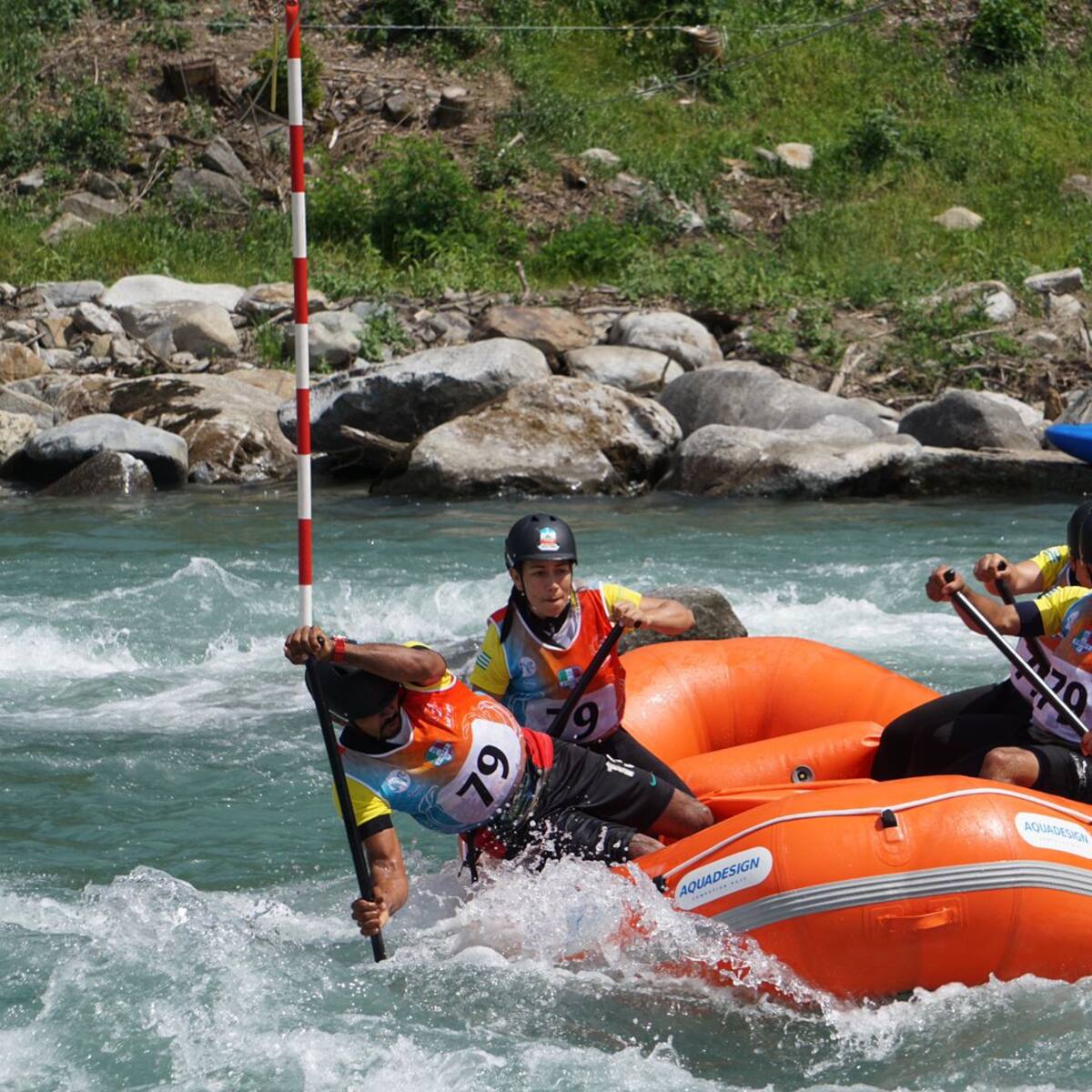 Este club deportivo de excombatientes fue condecorado en el Mundial de Rafting en Italia