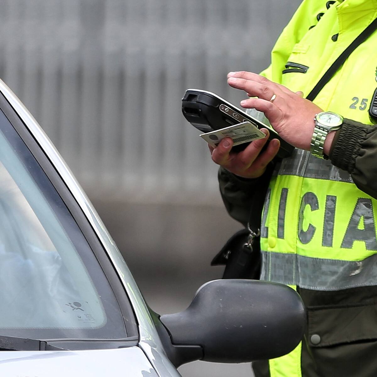 Embargados más de 16.000 morosos de multas de tránsito en Bogotá