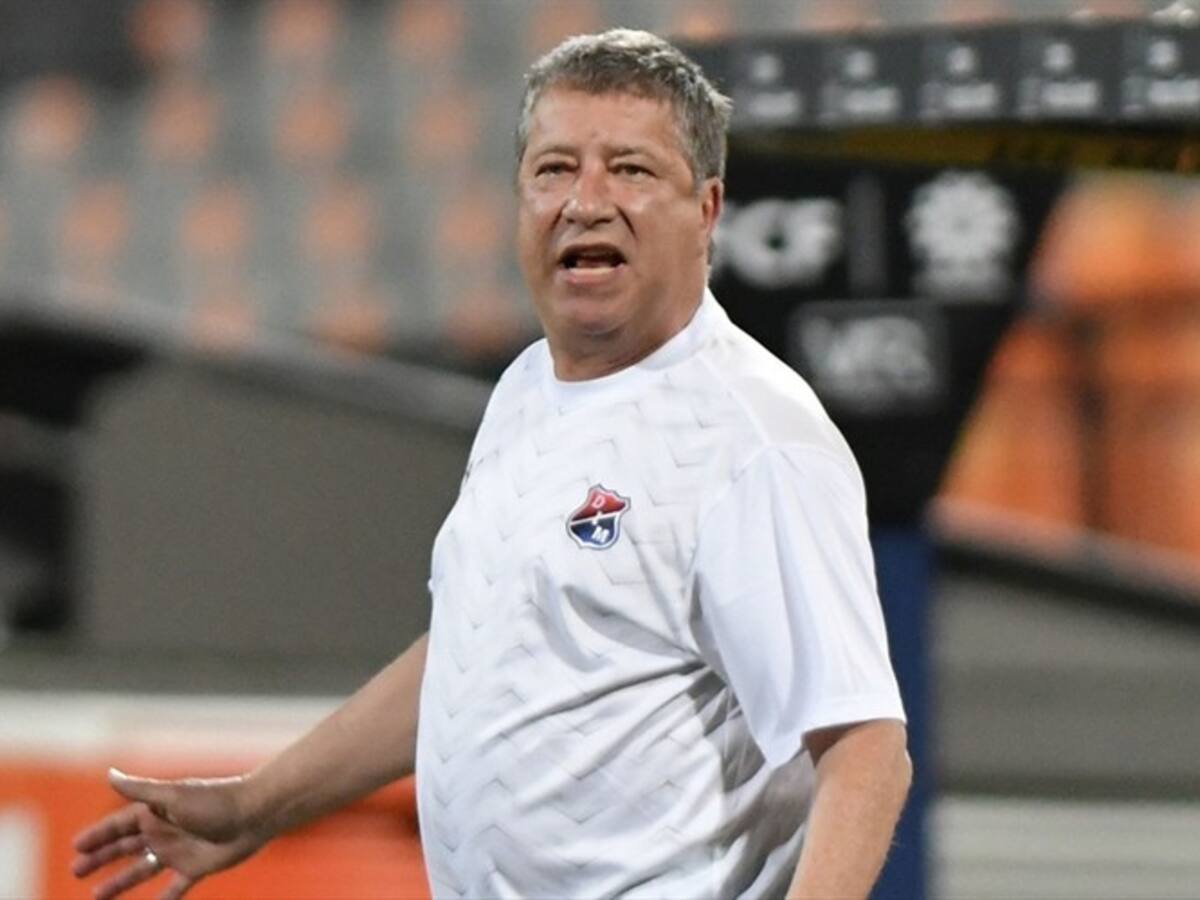 Video: ‘Bolillo’ Gómez respondió a su manera los reclamos de hinchas del Medellín