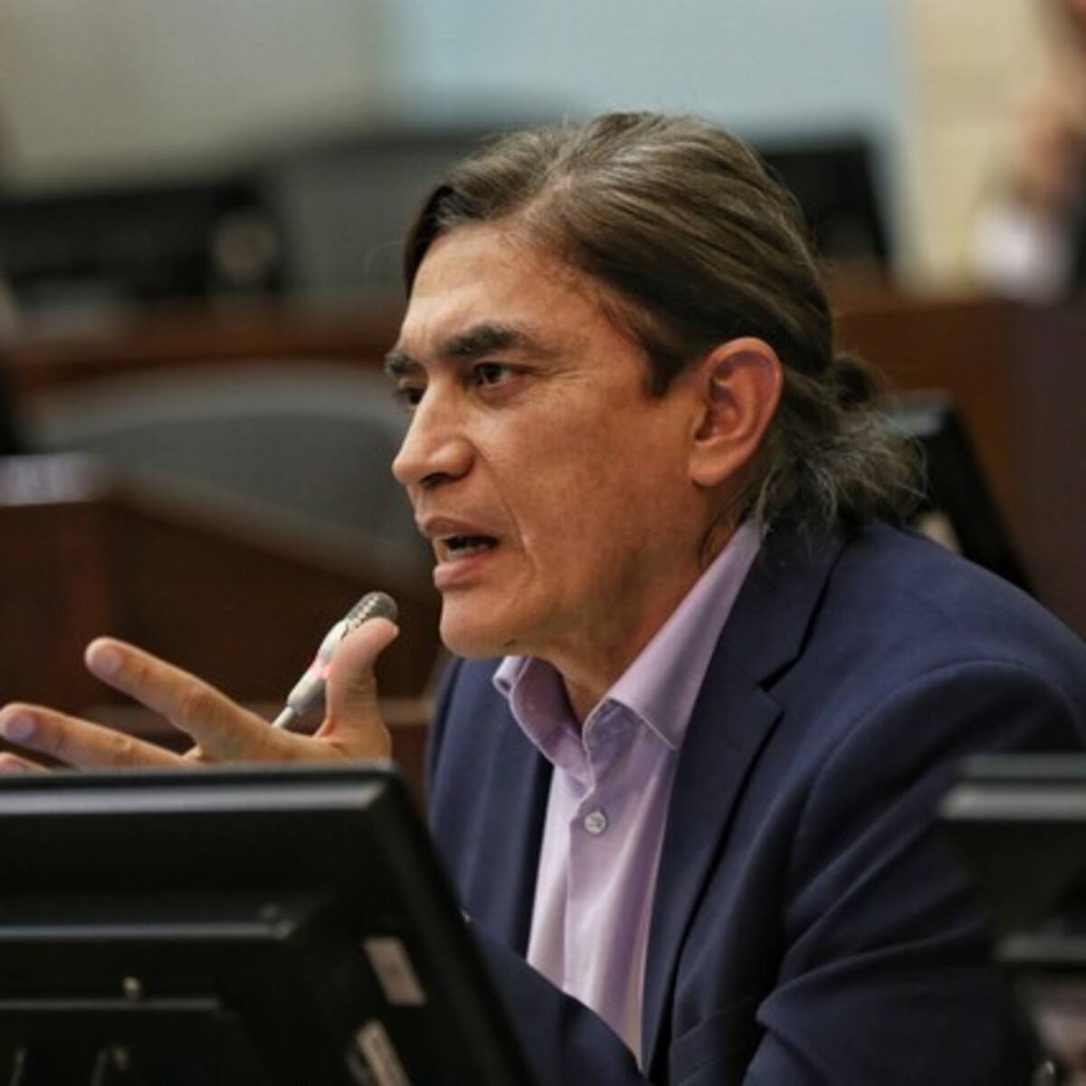 Petro le pidió a Francia dejar puerta abierta para que la vicepresidencia sea de alguien con votos diferentes: Gustavo Bolívar