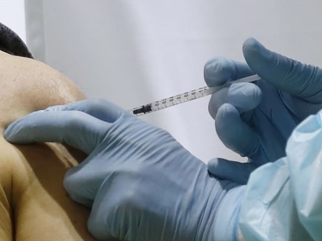 Posibilidad de vacunas traídas a Colombia por privados enfrenta al Congreso