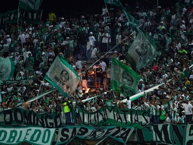Hinchas de Atlético Nacional en la tribuna sur del Atanasio Girardot / Colprensa