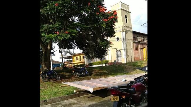 Fuertes hostigamientos contra la Policía en Siberia, Caldono, Cauca. Foto:cortesía