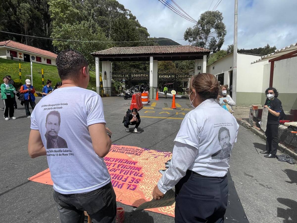 Con plantón, víctimas pidieron medidas en batallón señalado de tener cadáveres