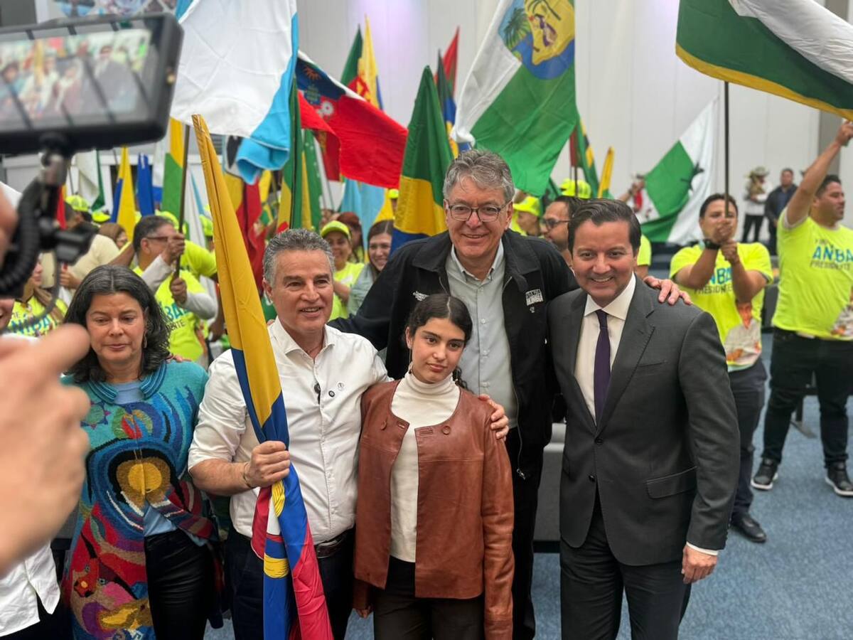 Aníbal Gaviria estaría explorando alianza con Luna, Cárdenas y Galán para consulta en marzo