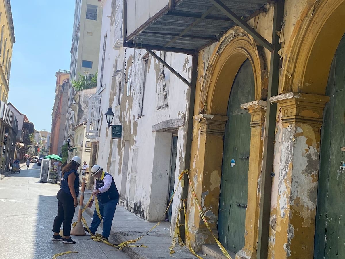 Cierran calle del Centro Histórico de Cartagena por deterioro en inmueble