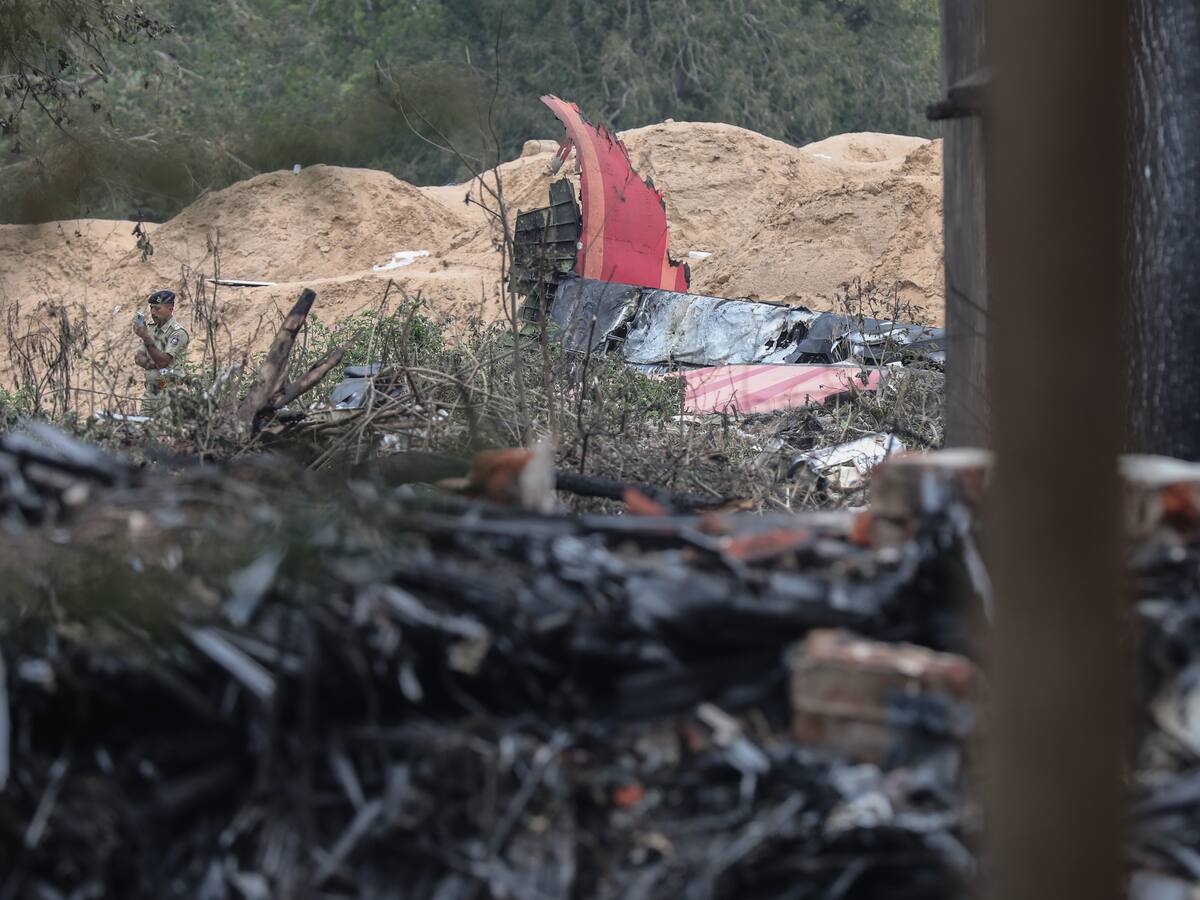 Air India habilitó centros de apoyo a familiares tras siniestro con 268 muertos