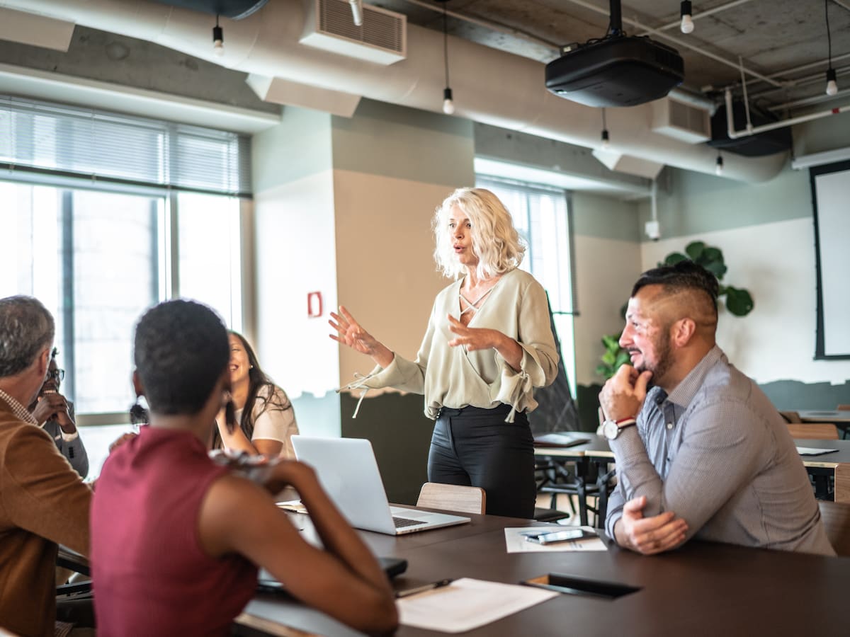 Desempleo cayó a 8,2% en septiembre, según el Dane
