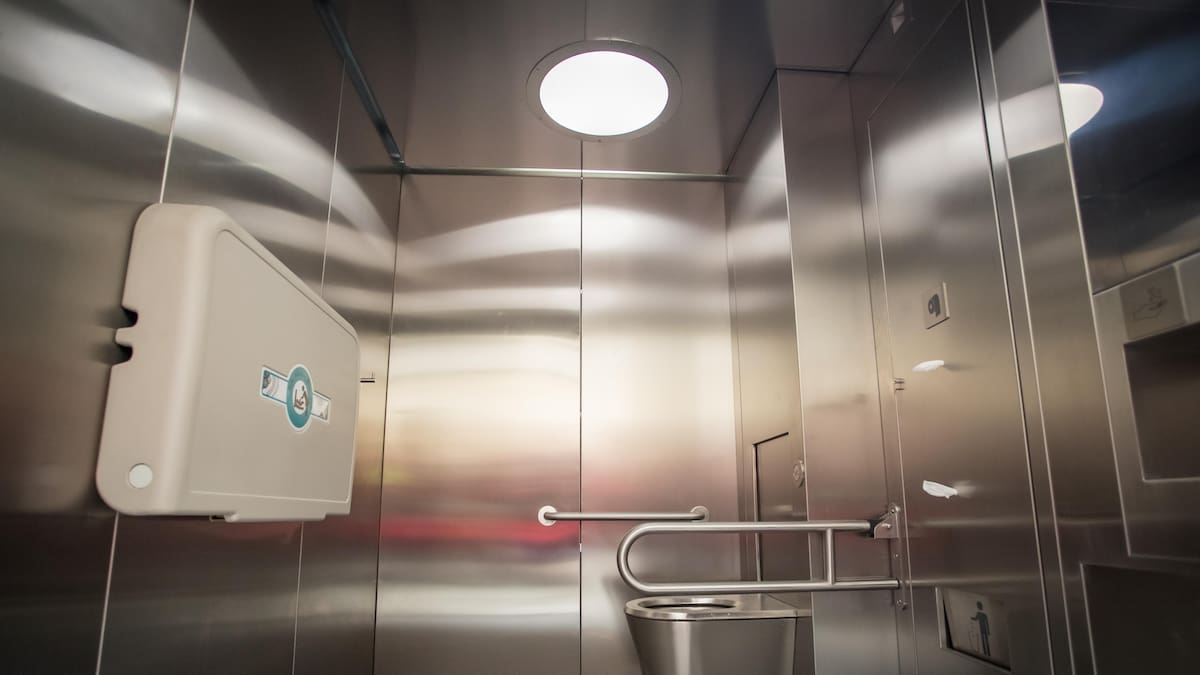 Fue instalado el primer baño inteligente de Bogotá