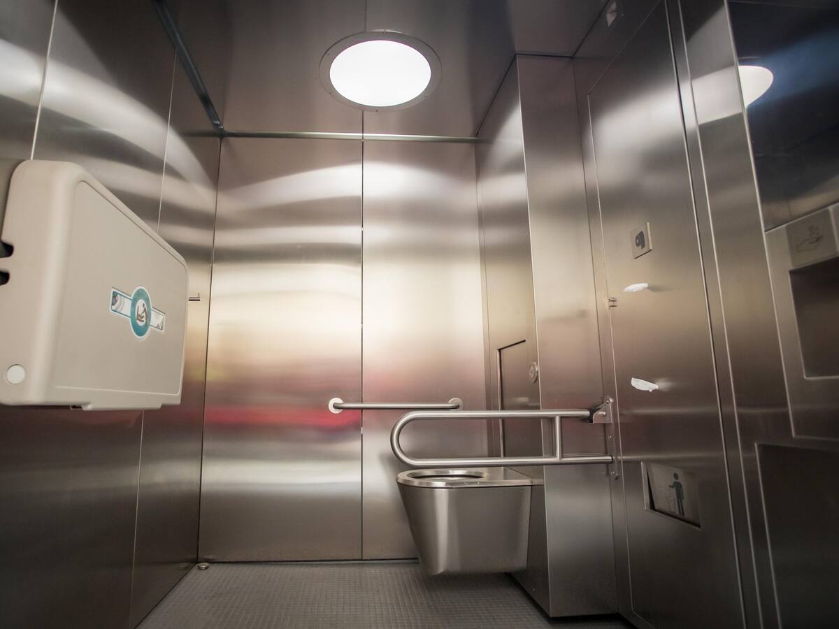 Fue instalado el primer baño inteligente de Bogotá