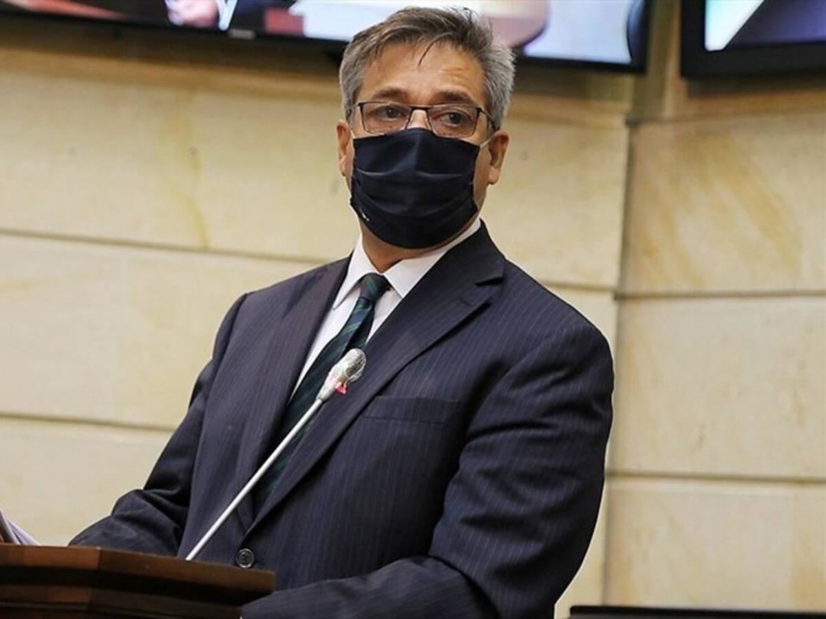 Gobierno pide a altos funcionarios publicar sus declaraciones de renta