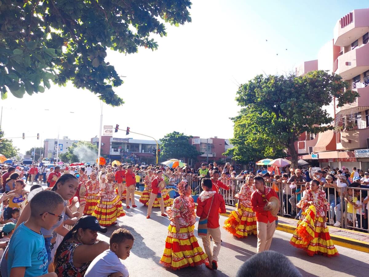 Más de 80 comparsas en el desfile folclórico de las Fiestas del Mar en Santa Marta