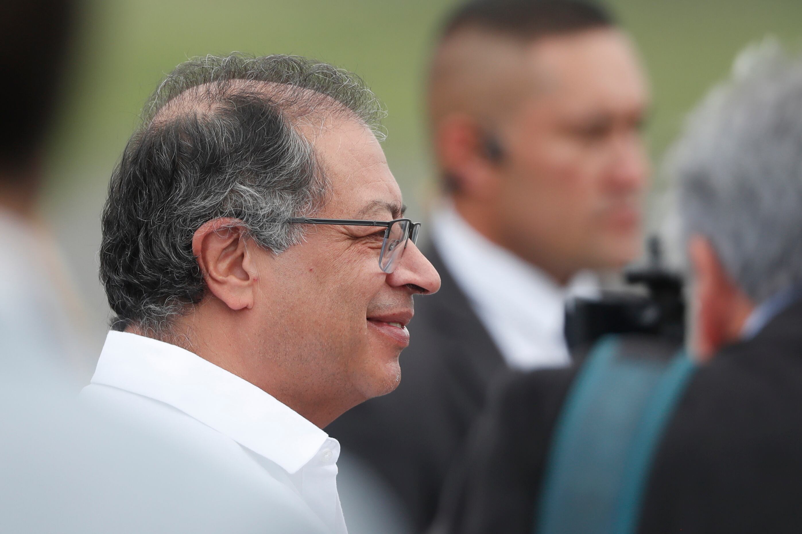 AME8230. CIUDAD DE PANAMÁ (PANAMÁ), 30/06/2024.- El presidente de Colombia, Gustavo Petro llega este domingo a Ciudad de Panamá (Panamá). Petro llegó este domingo a Panamá para asistir a la ceremonia de investidura el lunes del presidente electo panameño, José Raúl Mulino. EFE/ Rodrigo Sura