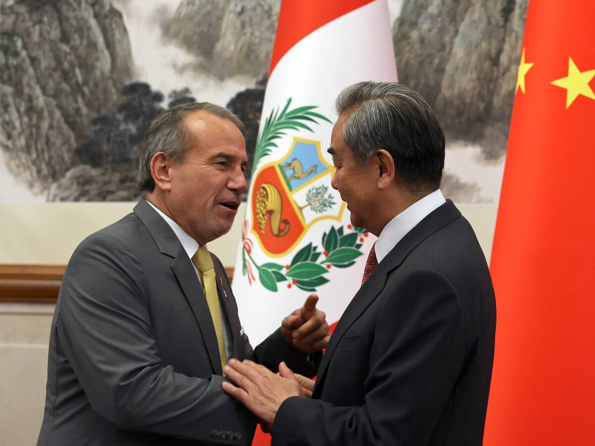 Ministro de Exteriores peruano destacó “grandes y buenos frutos” de lazos de Perú y China