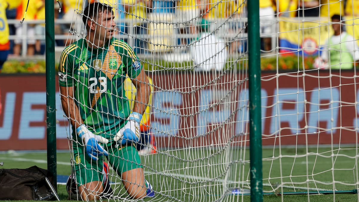 Video: así fue la polémica reacción del ‘Dibu’ Martínez tras derrota contra Colombia