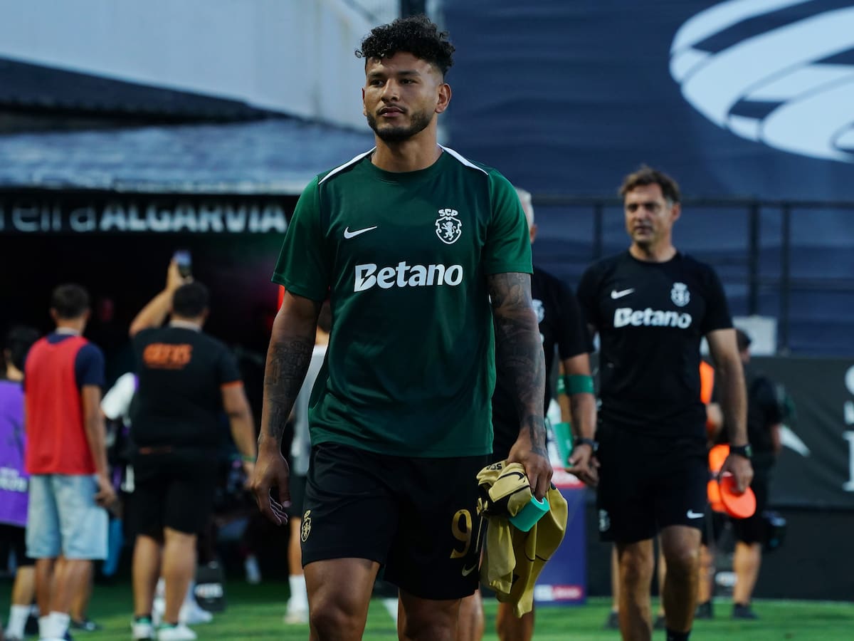 En medio de rumores por su llegada al Barcelona, Luis Suárez jugó en la victoria del Sporting Lisboa