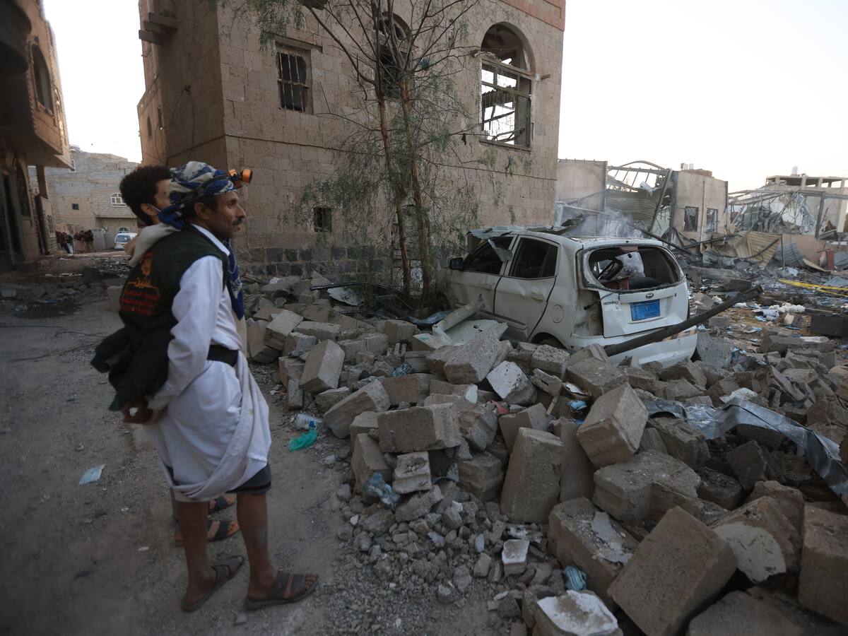 Rebeldes hutíes denunciaron nuevos bombardeos de EE.UU. contra ciudad portuaria de Yemen