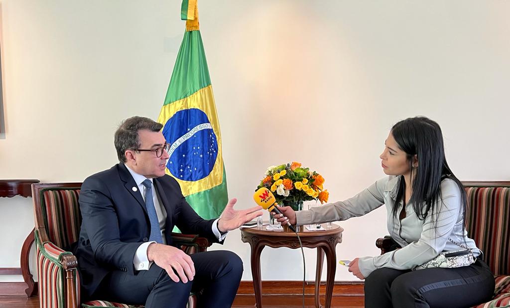 Entrevista con el ministro de Relaciones Exteriores de Brasil, Carlos Alberto Franca. Foto: W Radio.