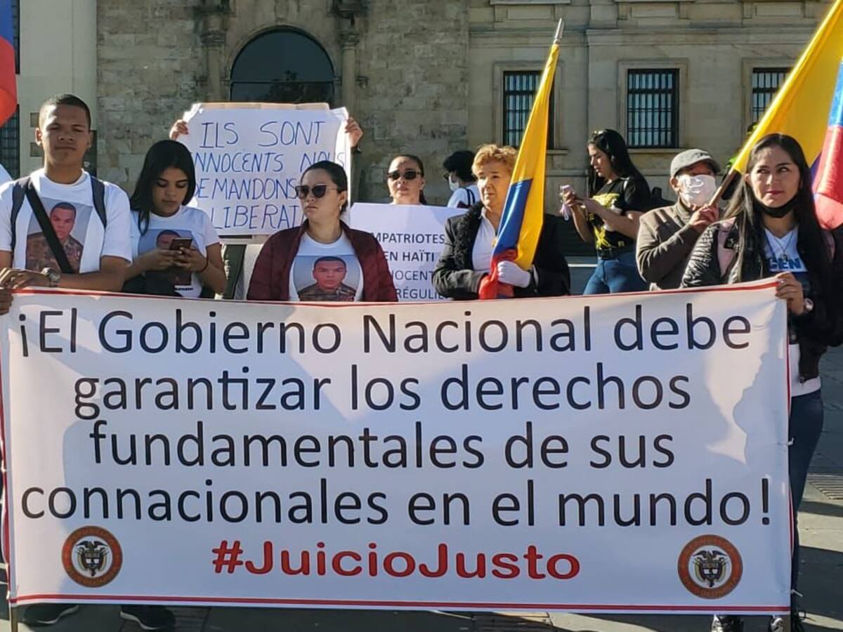 Familiares de militares retirados presos en Haití envían mensaje a Gustavo Petro